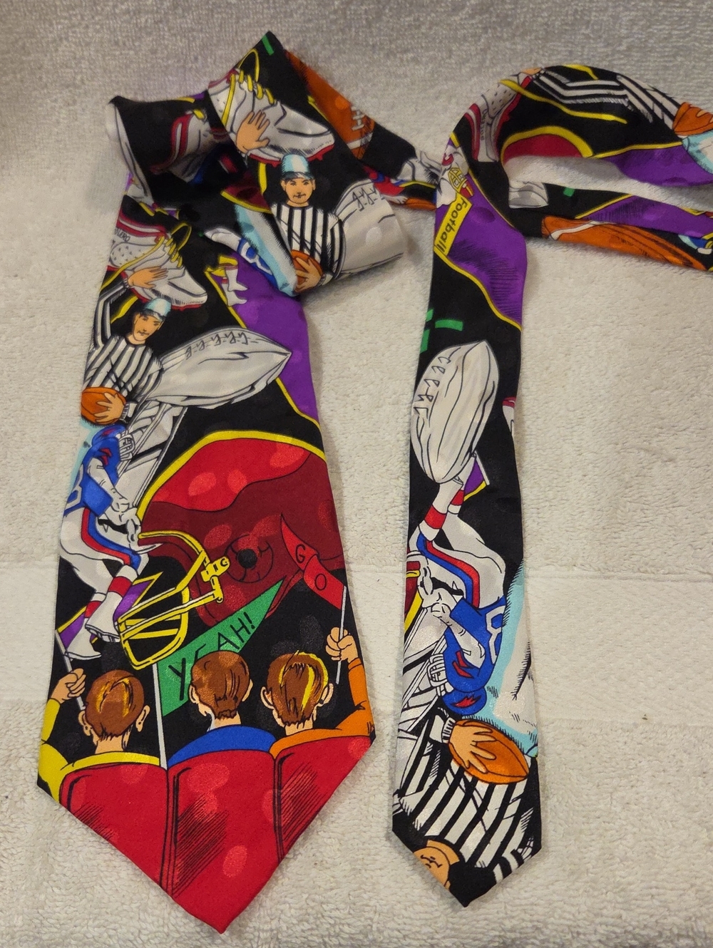 ADDICTION SILK FOOTBALL THEME TIE